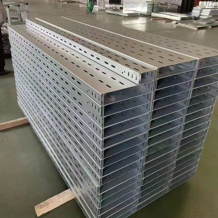 防水橋架安裝技術升級：多層復合防護體系筑牢電氣系統“安全堤壩”